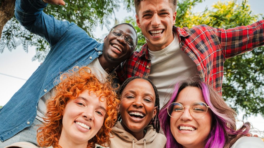 Side by Side is dedicated to creating supportive communities where Virginia’s lesbian, gay, bisexual, transgender, queer (LGBTQ) youth can define themselves, belong, and flourish. 